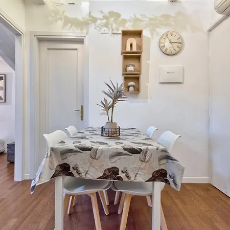 Centro, Mansarda Design Con Travi A Vista Treviso